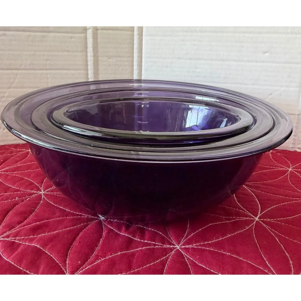 Pyrex Amethyst Purple Glass Nesting Mixing Bowl Set 322 323 325 Made in USA VTG